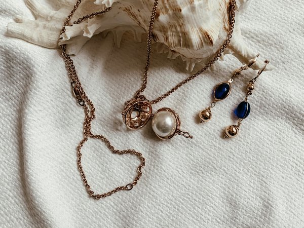 Bijoux anciens : découvrez les trésors du passé